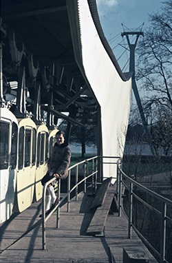 Seilbahnstation im Rheinpark