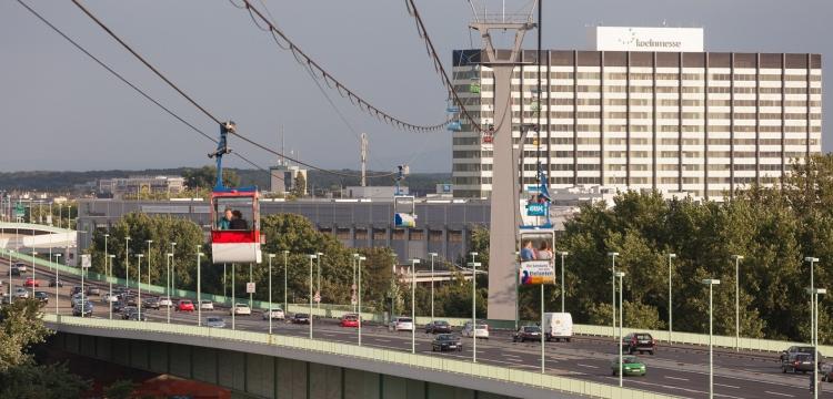 Bunte Gondeln ber der Zoobrcke